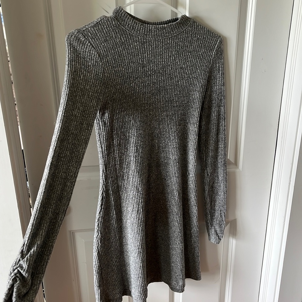 Hollister XS turtle neck gray dress